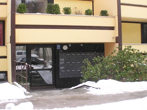 München, Solln, Wohnung, extravagante ruhige vollmöblierte 2-Zimmerwohnung 78 qm im 1-OG, Wohnrichtung Garten mit großem Balkon & Lift