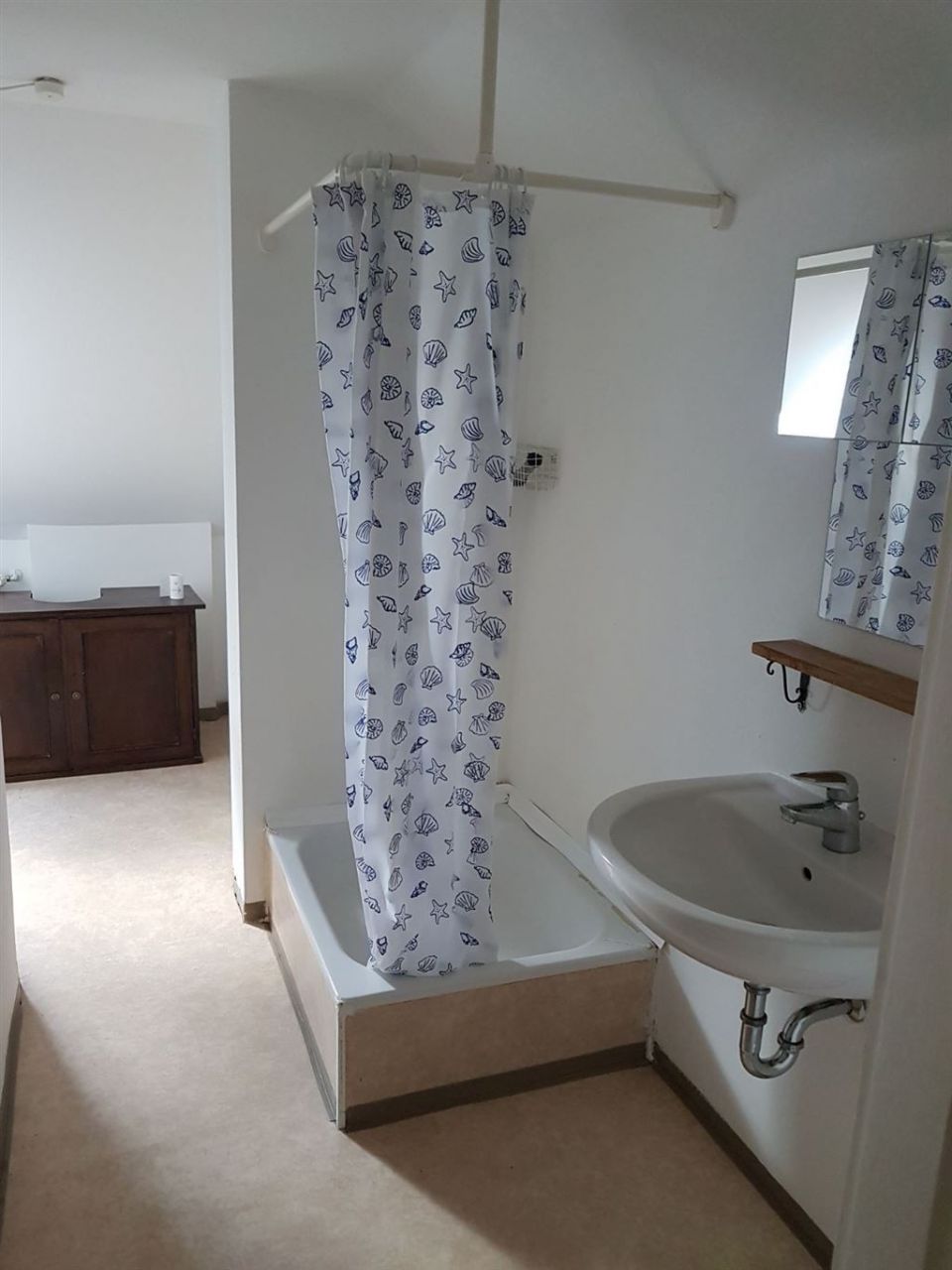 gemütl. 2 ZI-Wohnung ** Dusche ** Singleküche ** Keller