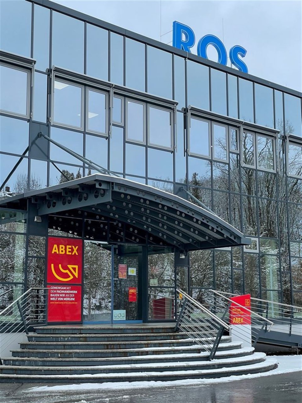 CO-Süd ** ca. 1.800 m² Fläche z. viels. Nutzung  ** ebenerdig **