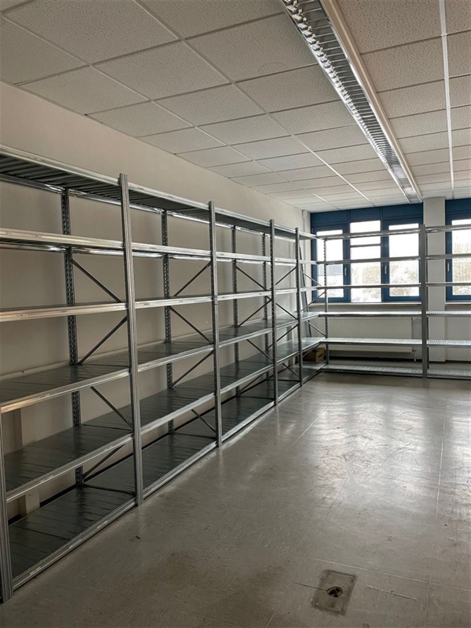 CO-Süd ** ca. 1.800 m² Fläche z. viels. Nutzung  ** ebenerdig **