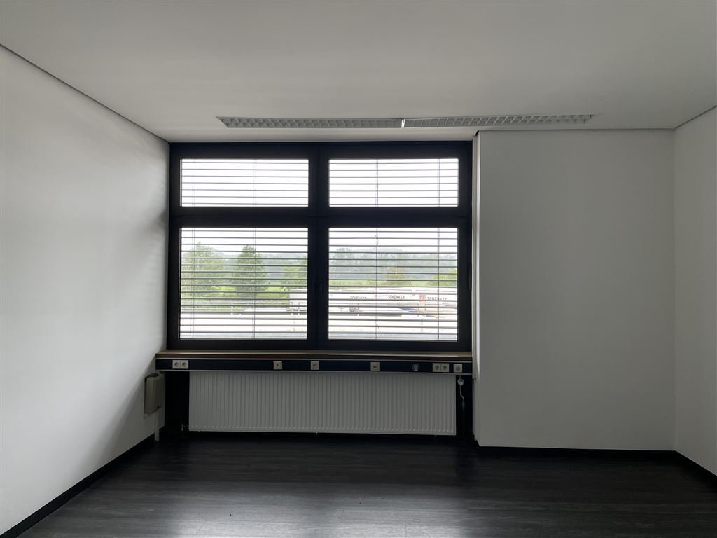 CO-SÜD ** ca. 450 m² Showroom, Lager und Büro  ca. 200 m² **