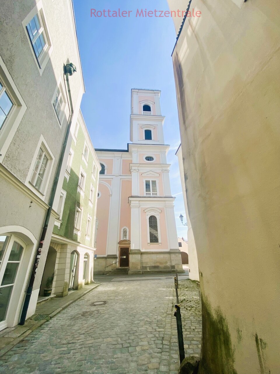 ***BAYERISCHE MIETZENTRALE: EINZIGARTIGE, CHARMANTE 96 QUADRATMETER WOHNUNG IN PASSAUS HISTORISCHER ALTSTADT!!!***