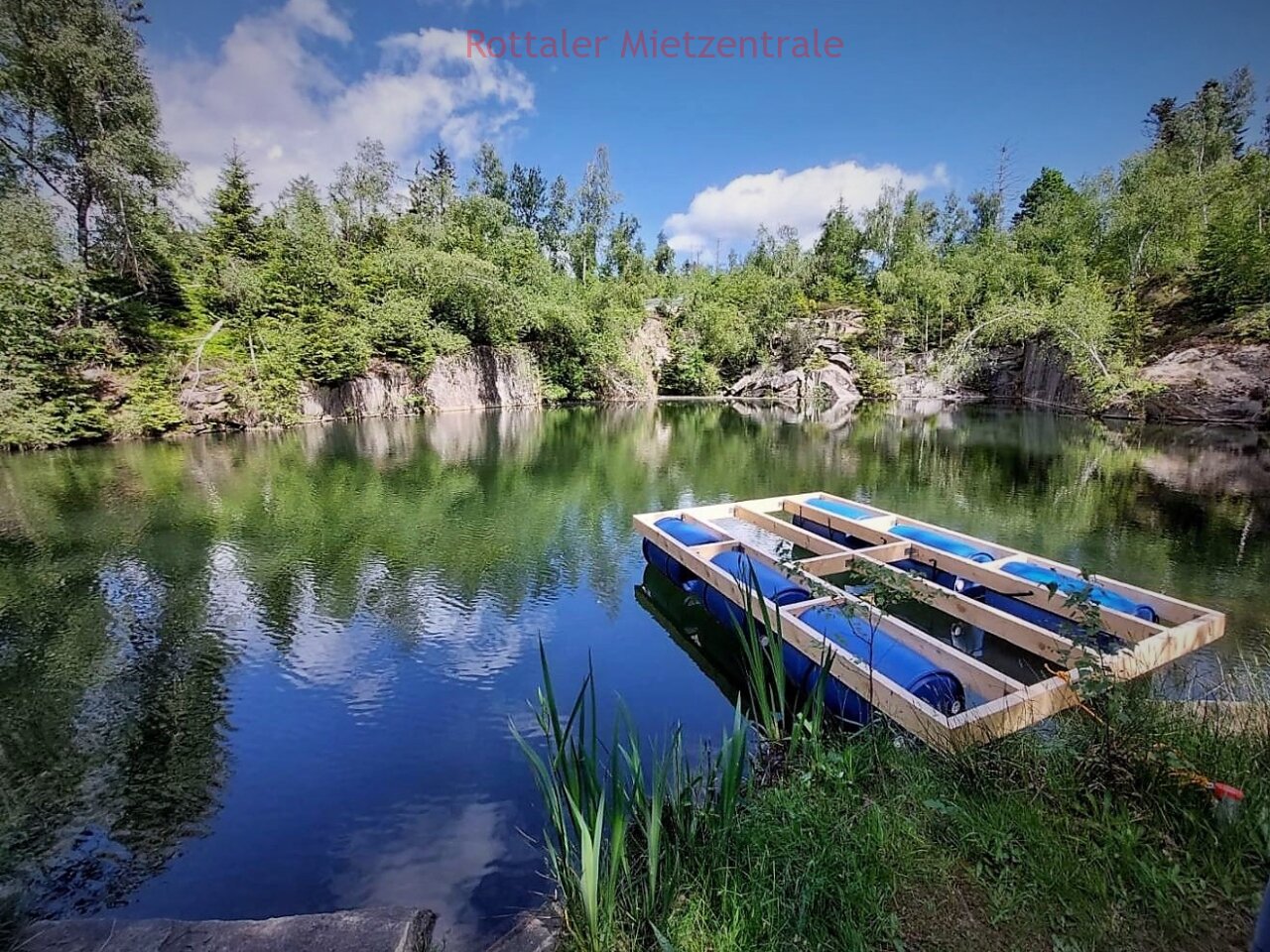 ***BAYERISCHE MIETZENTRALE: Traumhafte 120 qm Obergeschosswohnung mit Fernblick und eigenem Steinbruchweiher!!!***