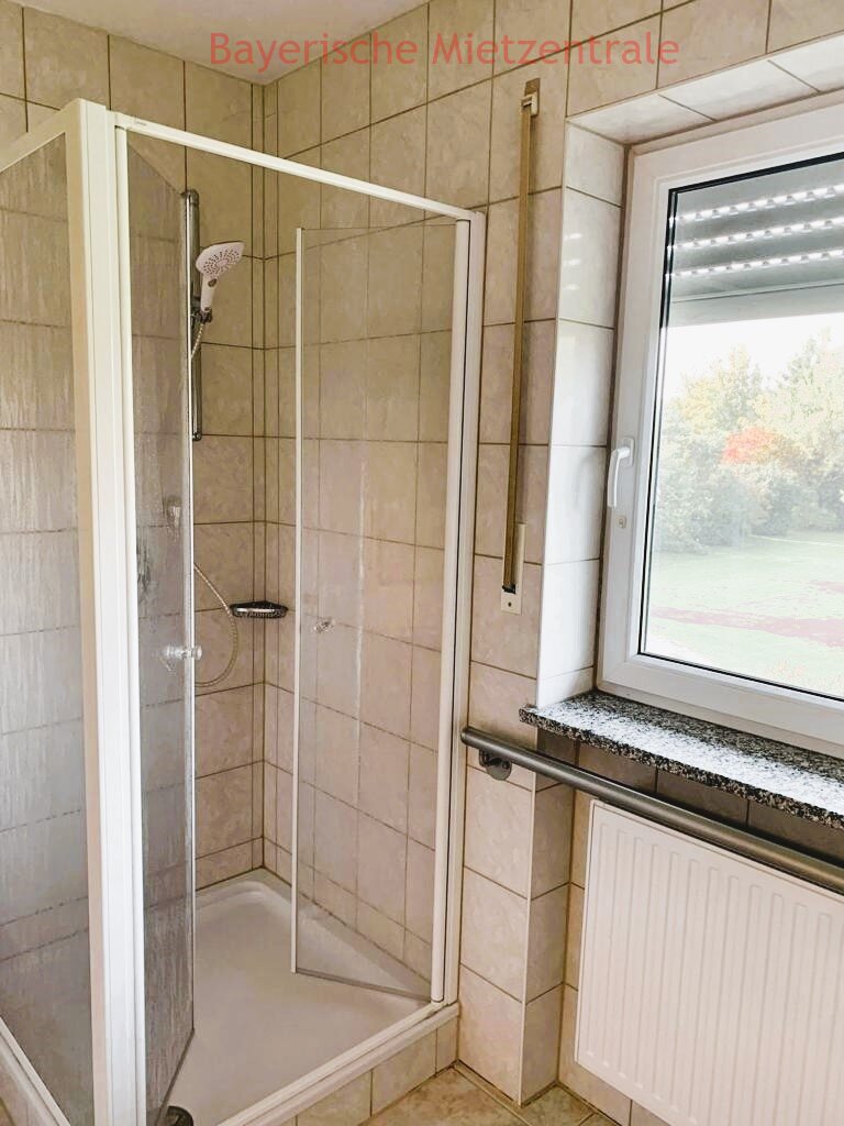 ***BAYERISCHE MIETZENTRALE: Wunderschöne und ruhig gelegene Doppelhaushälfte direkt am Golfplatz!!!***