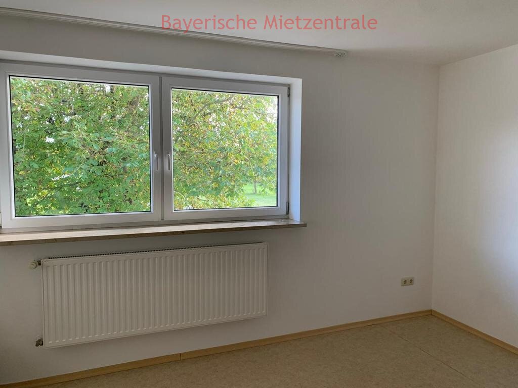 ***BAYERISCHE MIETZENTRALE: Wunderschöne und ruhig gelegene Doppelhaushälfte direkt am Golfplatz!!!***