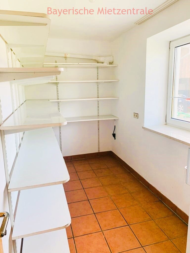 ***BAYERISCHE MIETZENTRALE: Wunderschöne und ruhig gelegene Doppelhaushälfte direkt am Golfplatz!!!***