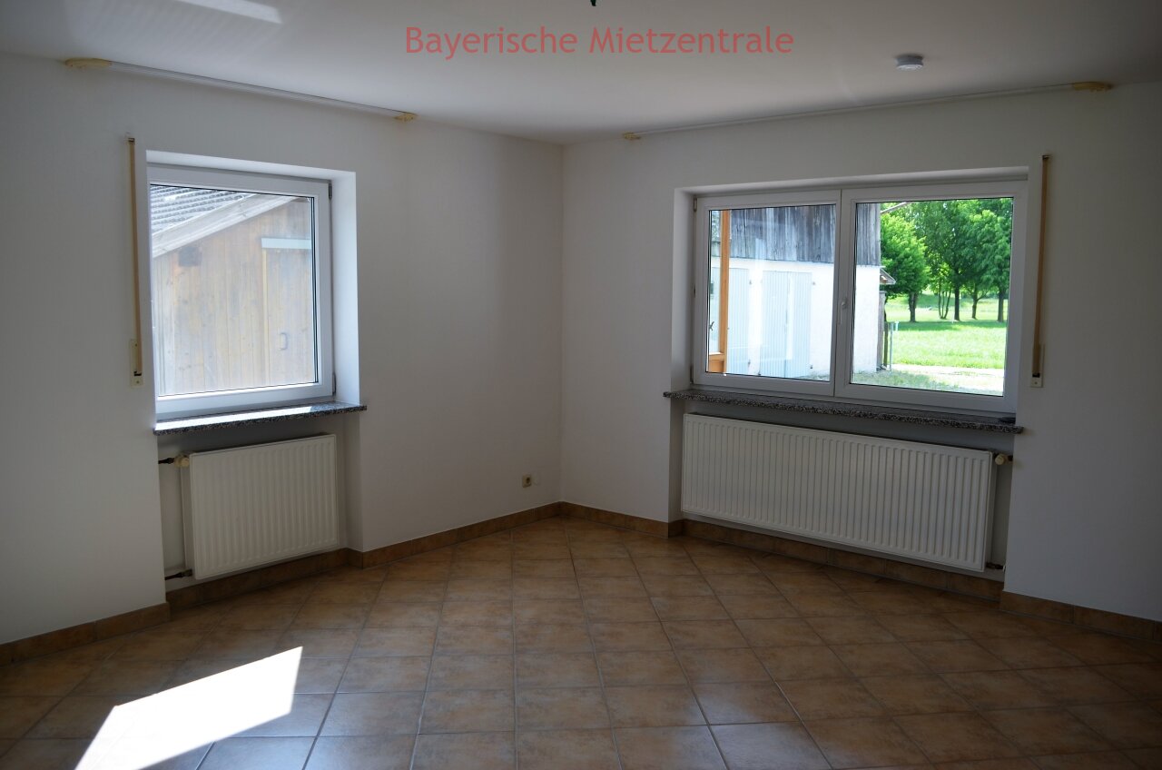 ***BAYERISCHE MIETZENTRALE: Wunderschöne und ruhig gelegene Doppelhaushälfte direkt am Golfplatz!!!***