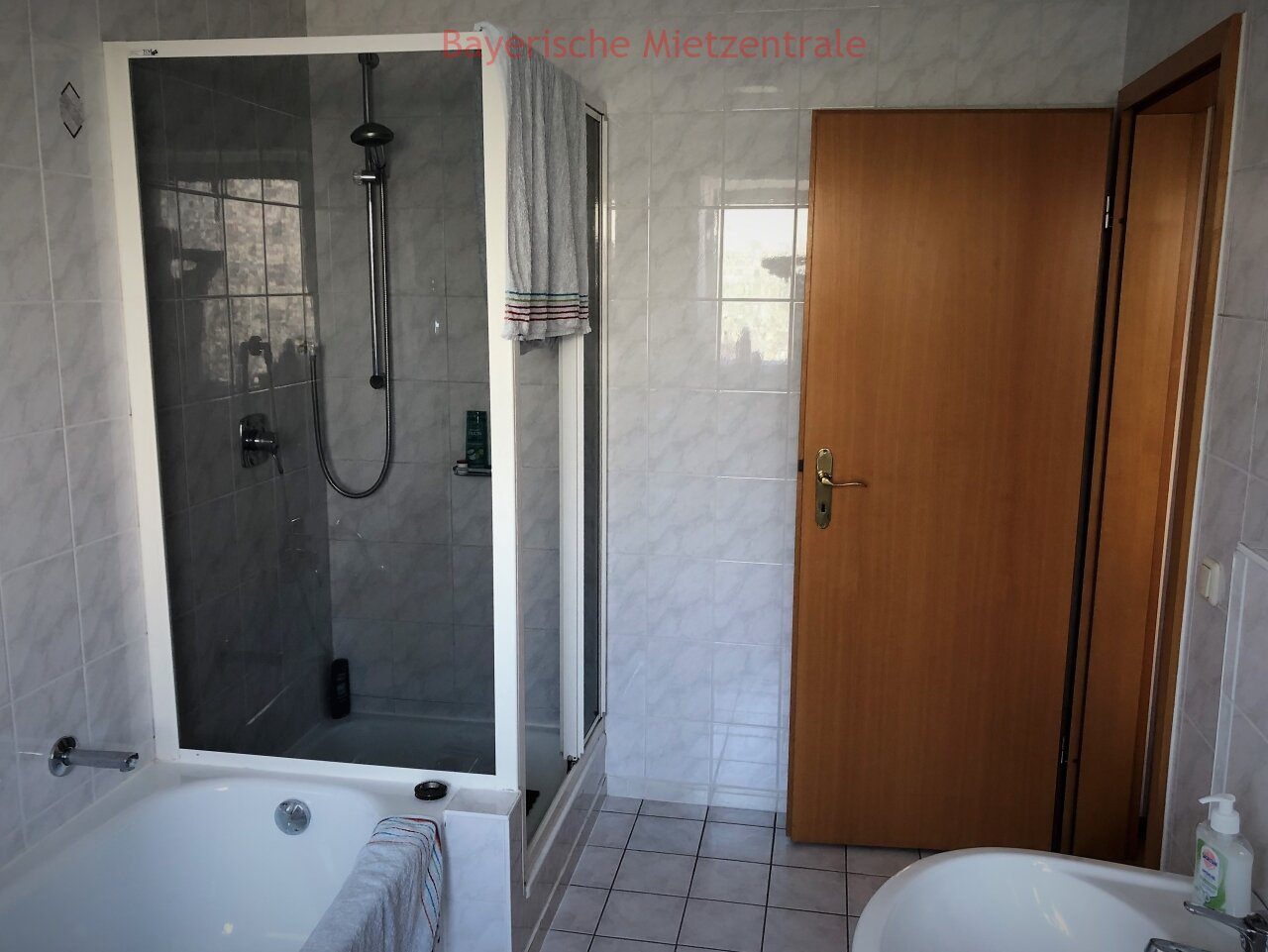 ***BAYERISCHE MIETZENTRALE: ruhige, gehobene 3-Zimmer-Wohnung in Passau/St. Anton***