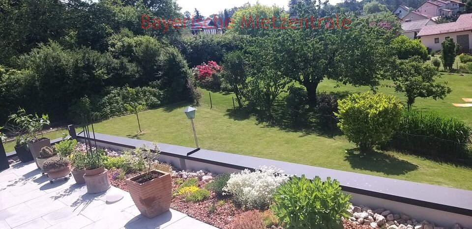 ***BAYERISCHE MIETZENTRALE: tolle Wohnung mit Dachterrasse***