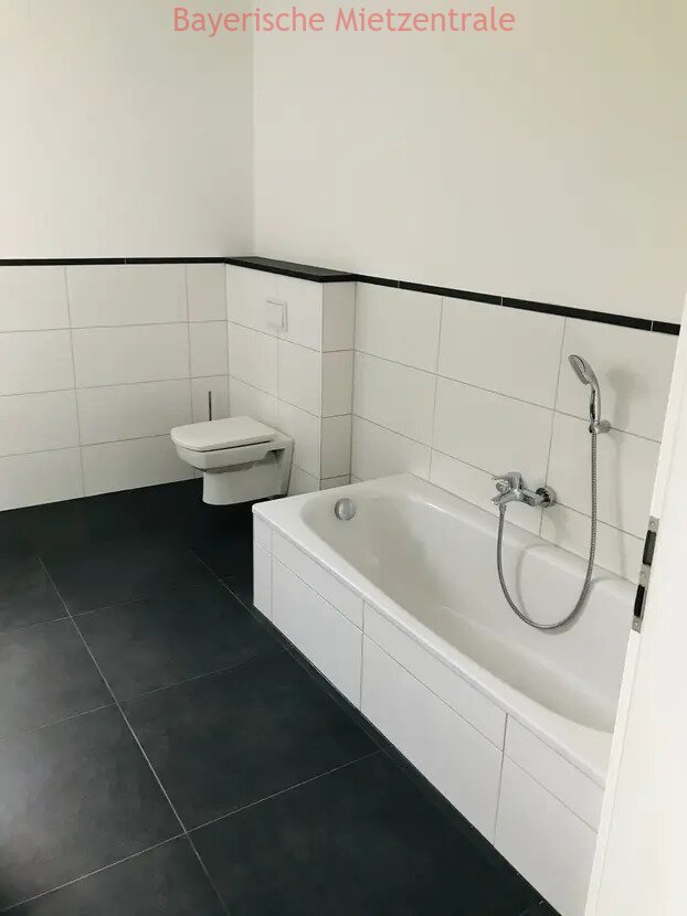 ***BAYERISCHE MIETZENTRALE: lichtdurchflutete 3-Zimmer Wohnung - barrierefrei***