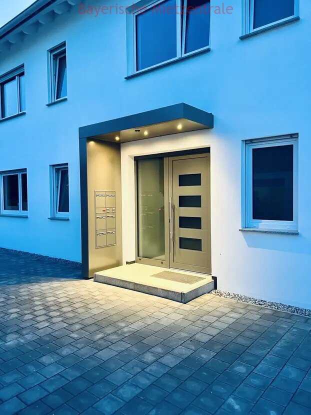 ***BAYERISCHE MIETZENRALE: tolle 2-Zimmer Neubau-Dachgeschosswohnung***
