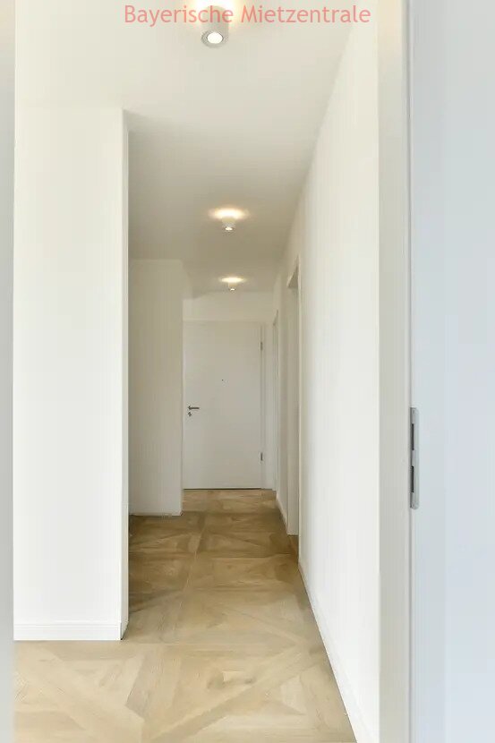 ***BAYERISCHE MIETZENRALE: tolle 2-Zimmer Neubau-Dachgeschosswohnung***