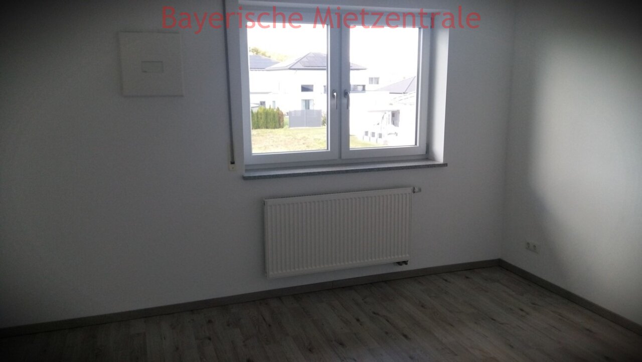 ***BAYERISCHE MIETZENTRALE: neuwertige Doppelhaushälfte mit gehobener Ausstattung**