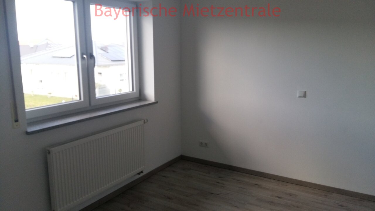 ***BAYERISCHE MIETZENTRALE: neuwertige Doppelhaushälfte mit gehobener Ausstattung**