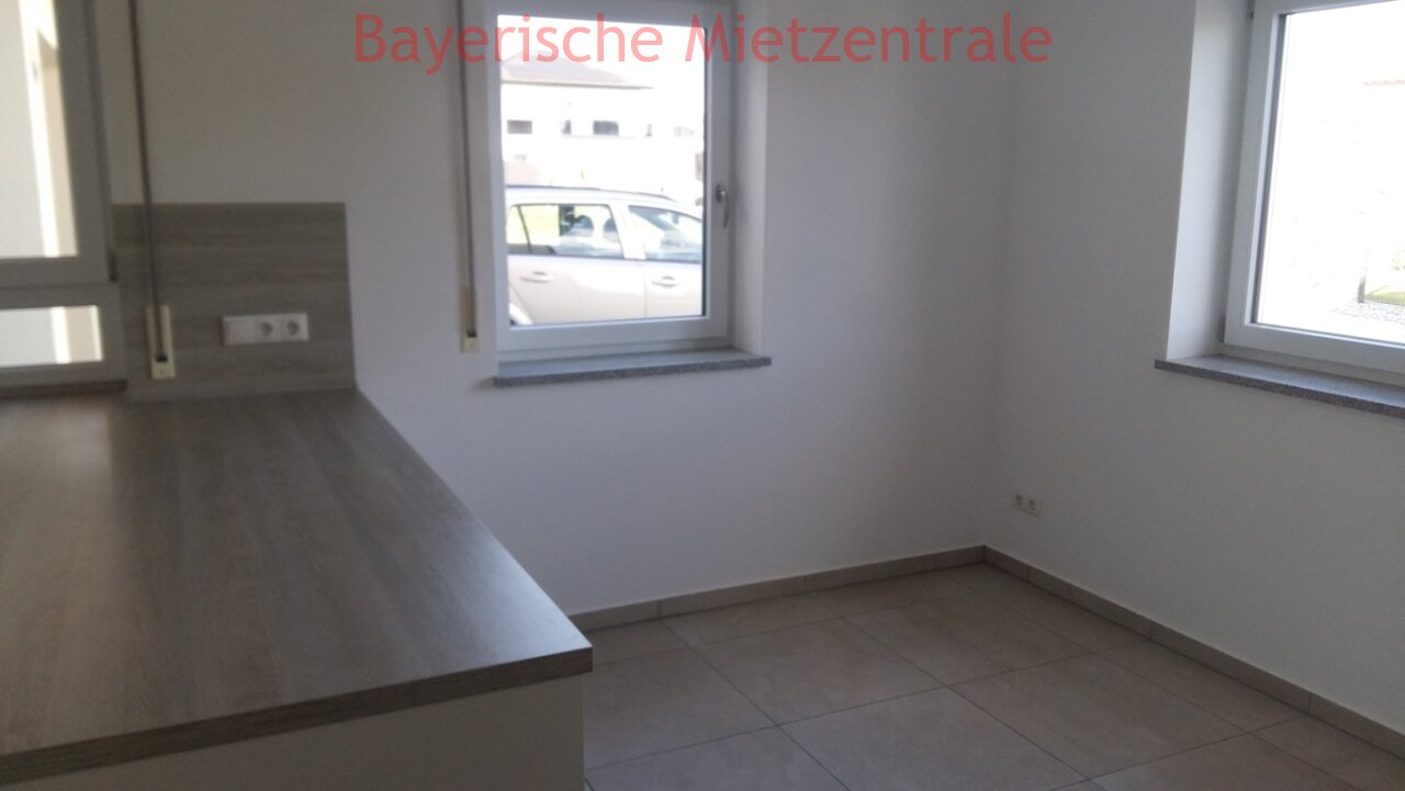 ***BAYERISCHE MIETZENTRALE: neuwertige Doppelhaushälfte mit gehobener Ausstattung**
