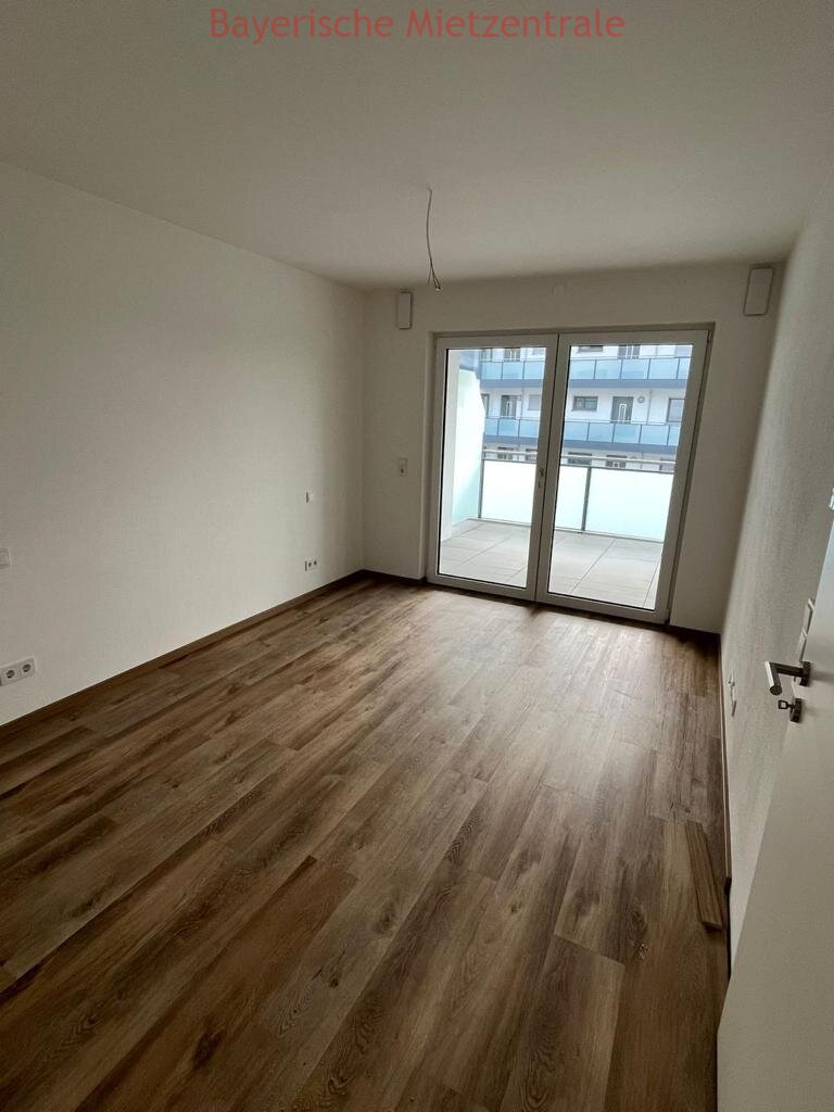 ***BAYERISCHE MIETZENTRALE: Exklusive und attraktive 3-Zimmer-Neubauwohnung mit Loggia in zentraler Lage!!!***