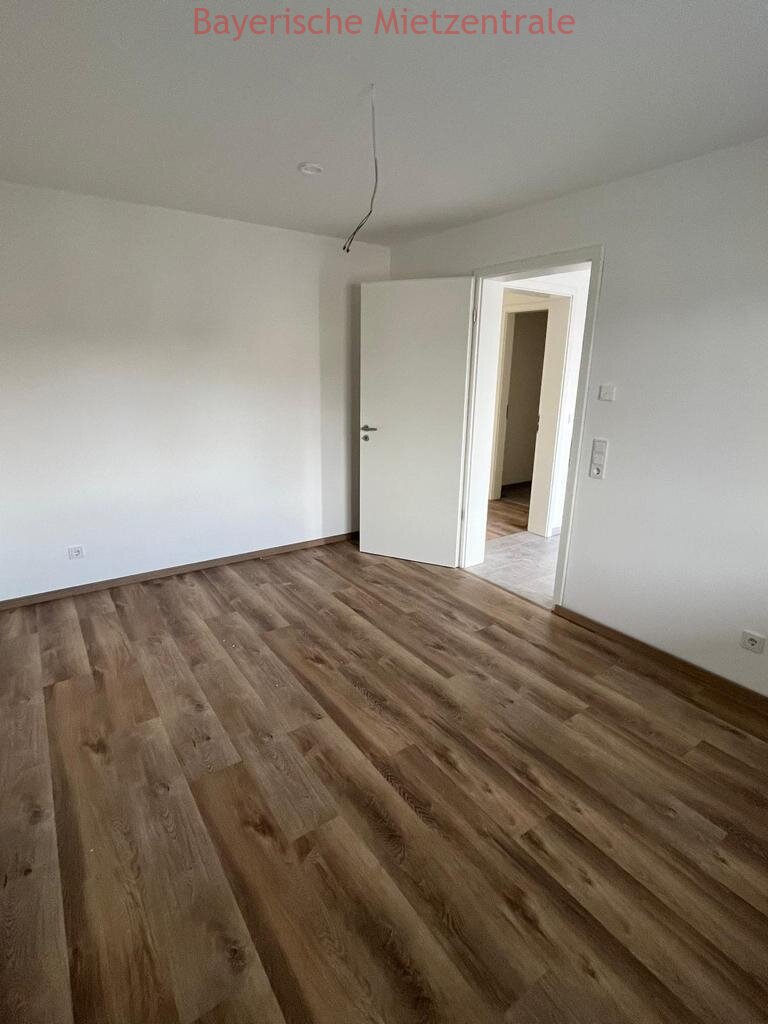 ***BAYERISCHE MIETZENTRALE: Exklusive und attraktive 3-Zimmer-Neubauwohnung mit Terrasse in zentraler Lage!!!***
