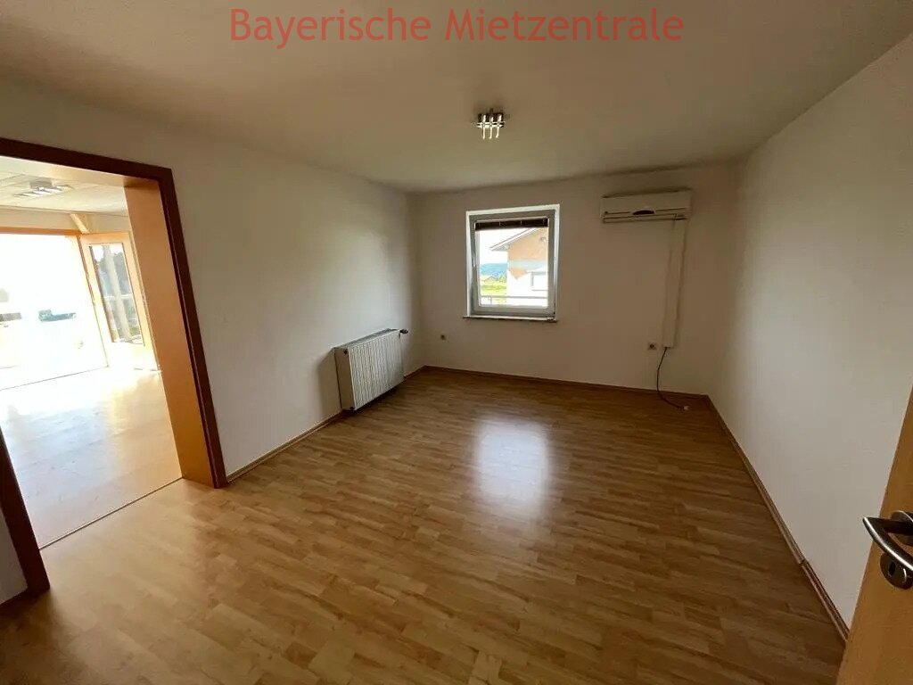 ***BAYERISCHE MIETZENTRALE: Renoviertes, lichtdurchflutetes Mehrfamilienhaus mit Terrasse, großem Garten und traumhafter Aussicht auf die Alpen!!!***