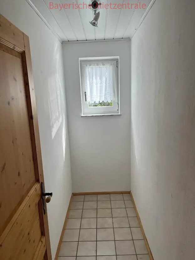 ***BAYERISCHE MIETZENTRALE: Renoviertes, lichtdurchflutetes Mehrfamilienhaus mit Terrasse, großem Garten und traumhafter Aussicht auf die Alpen!!!***