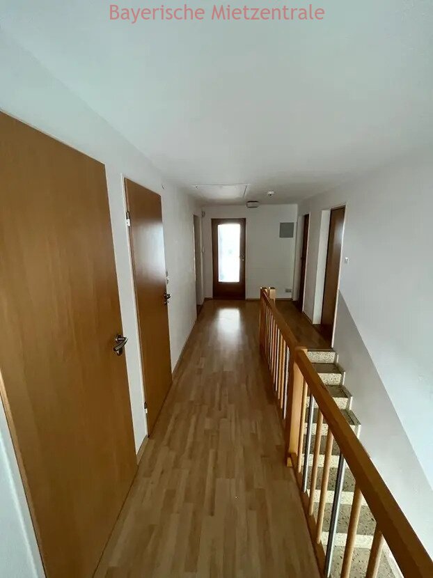 ***BAYERISCHE MIETZENTRALE: Renoviertes, lichtdurchflutetes Mehrfamilienhaus mit Terrasse, großem Garten und traumhafter Aussicht auf die Alpen!!!***