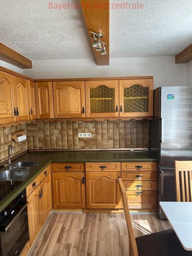 ***BAYERISCHE MIETZENTRALE: Renoviertes, lichtdurchflutetes Mehrfamilienhaus mit Terrasse, großem Garten und traumhafter Aussicht auf die Alpen!!!***
