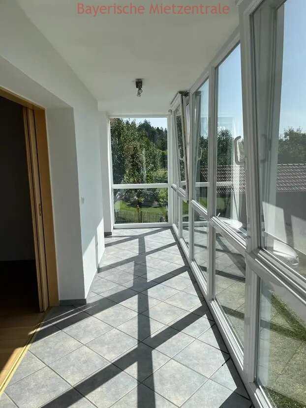***BAYERISCHE MIETZENTRALE: Renoviertes, lichtdurchflutetes Mehrfamilienhaus mit Terrasse, großem Garten und traumhafter Aussicht auf die Alpen!!!***