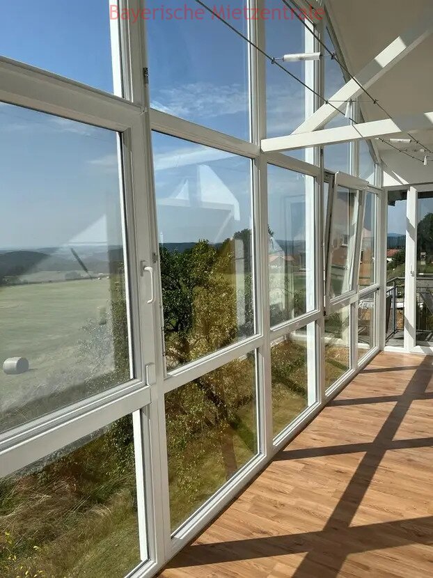***BAYERISCHE MIETZENTRALE: Renoviertes, lichtdurchflutetes Mehrfamilienhaus mit Terrasse, großem Garten und traumhafter Aussicht auf die Alpen!!!***