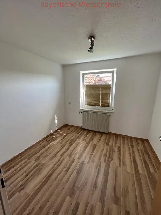 ***BAYERISCHE MIETZENTRALE: Renoviertes, lichtdurchflutetes Mehrfamilienhaus mit Terrasse, großem Garten und traumhafter Aussicht auf die Alpen!!!***