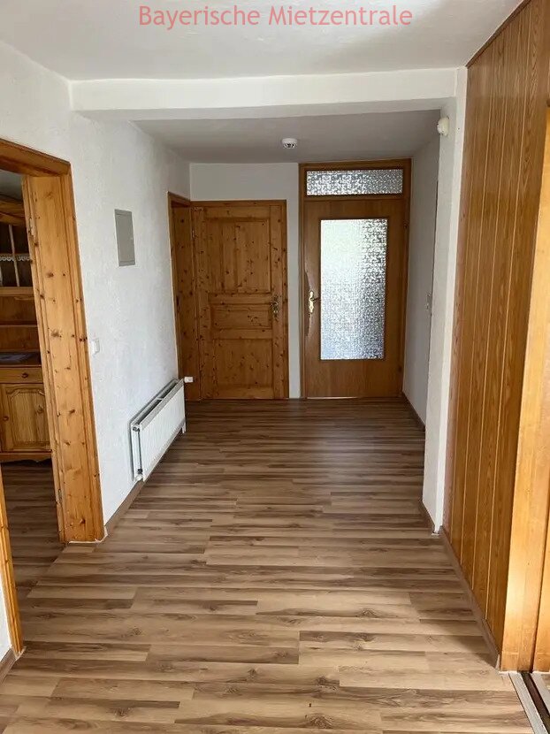 ***BAYERISCHE MIETZENTRALE: Renoviertes, lichtdurchflutetes Mehrfamilienhaus mit Terrasse, großem Garten und traumhafter Aussicht auf die Alpen!!!***