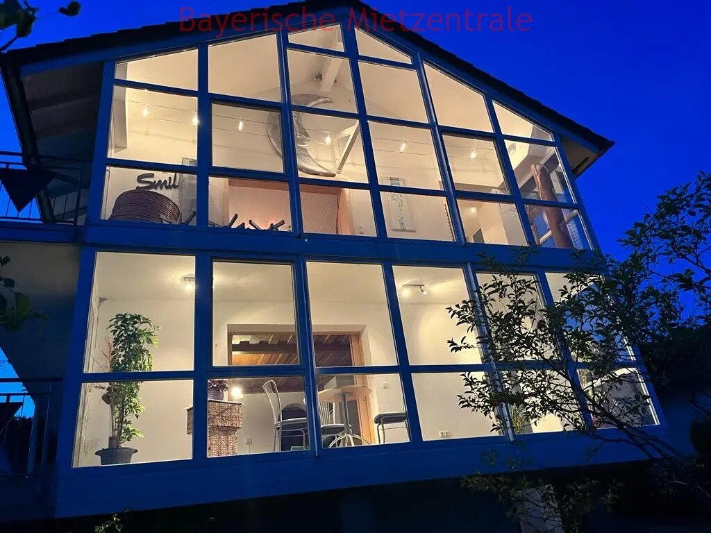 ***BAYERISCHE MIETZENTRALE: Renoviertes, lichtdurchflutetes Mehrfamilienhaus mit Terrasse, großem Garten und traumhafter Aussicht auf die Alpen!!!***