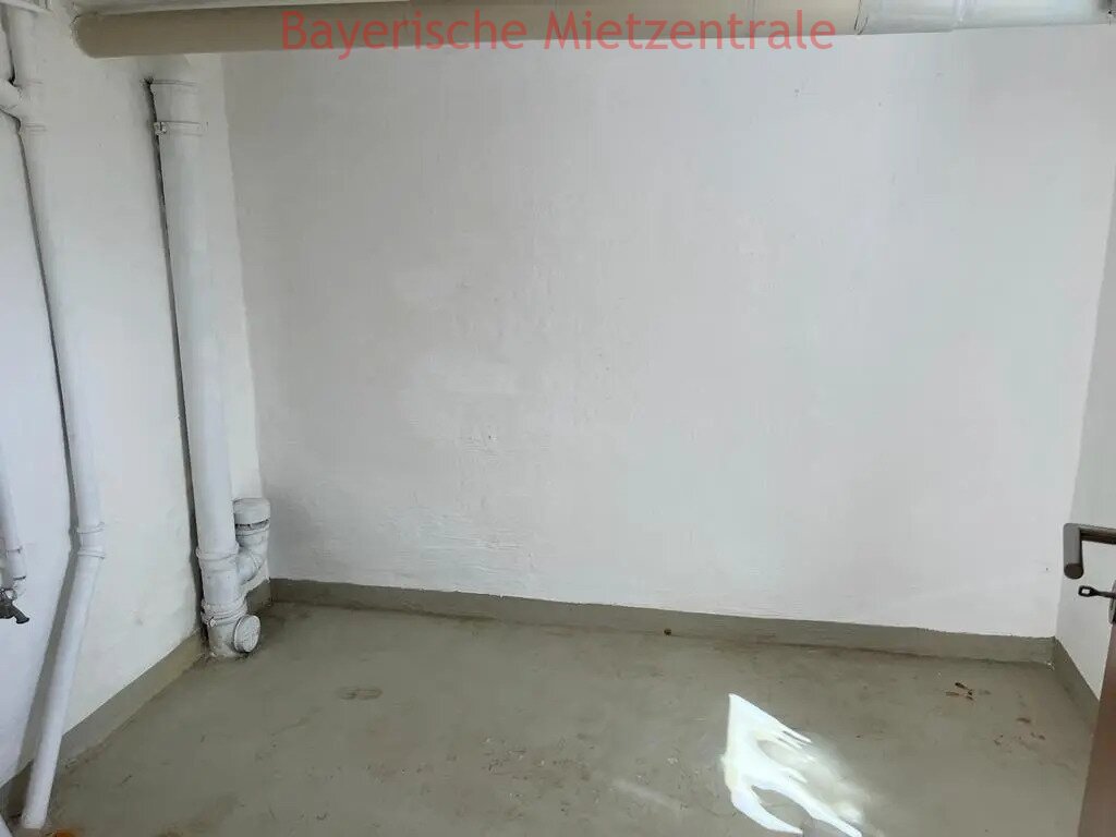 ***BAYERISCHE MIETZENTRALE: Renoviertes, lichtdurchflutetes Mehrfamilienhaus mit Terrasse, großem Garten und traumhafter Aussicht auf die Alpen!!!***