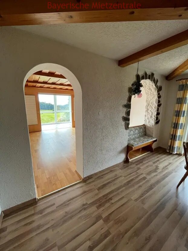 ***BAYERISCHE MIETZENTRALE: Renoviertes, lichtdurchflutetes Mehrfamilienhaus mit Terrasse, großem Garten und traumhafter Aussicht auf die Alpen!!!***