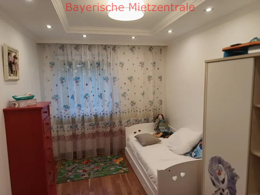 ***BAYERISCHE MIETZENTRALE: Attraktives und vollst. renoviertes Reihenhaus mit lux. Innenausstattung!!!***