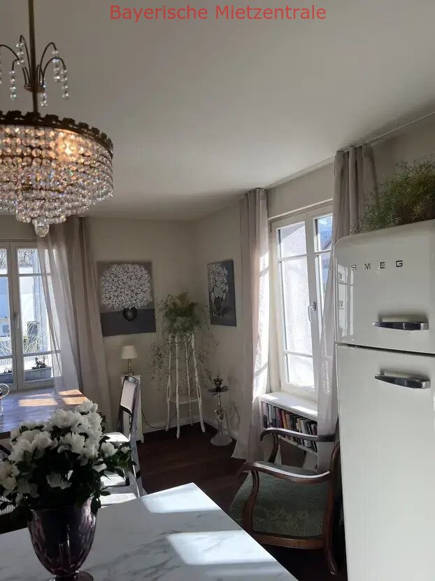 ***BAYERISCHE MIETZENTRALE: MIETEN AUF ZEIT - Haus im französischen Stil mit großem Garten & möbliert!!!***