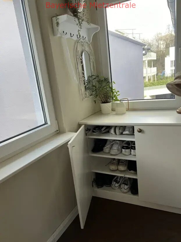 ***BAYERISCHE MIETZENTRALE: MIETEN AUF ZEIT - Haus im französischen Stil mit großem Garten & möbliert!!!***