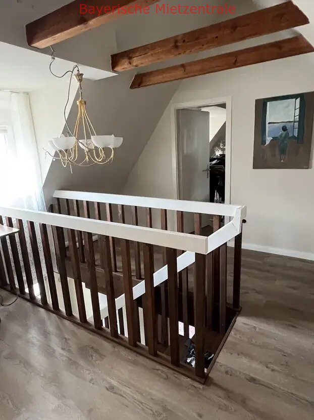 ***BAYERISCHE MIETZENTRALE: MIETEN AUF ZEIT - Haus im französischen Stil mit großem Garten & möbliert!!!***