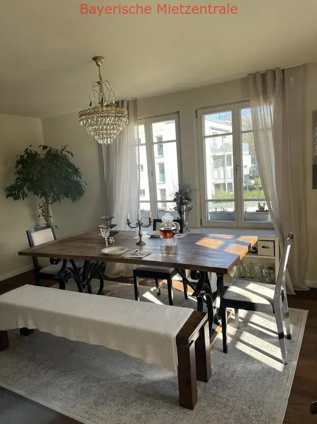 ***BAYERISCHE MIETZENTRALE: MIETEN AUF ZEIT - Haus im französischen Stil mit großem Garten & möbliert!!!***