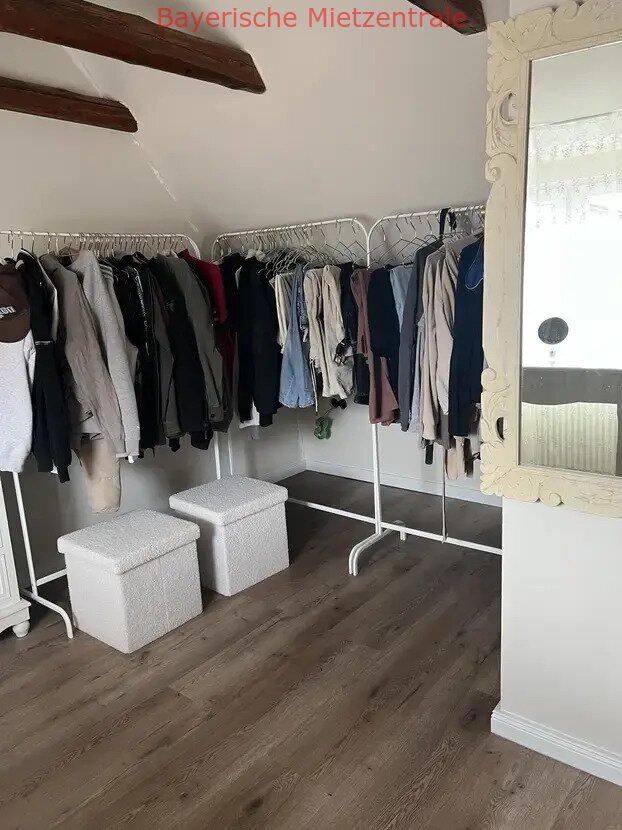 ***BAYERISCHE MIETZENTRALE: MIETEN AUF ZEIT - Haus im französischen Stil mit großem Garten & möbliert!!!***