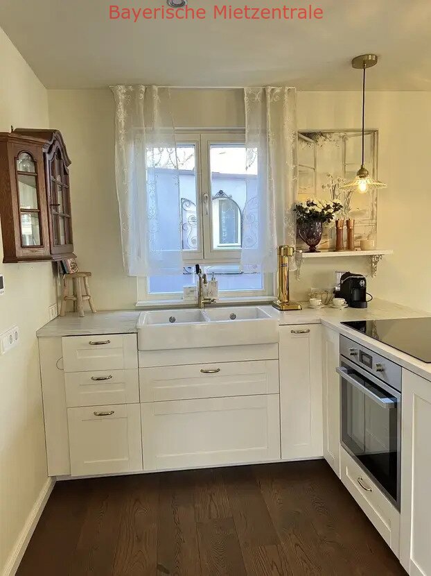 ***BAYERISCHE MIETZENTRALE: MIETEN AUF ZEIT - Haus im französischen Stil mit großem Garten & möbliert!!!***