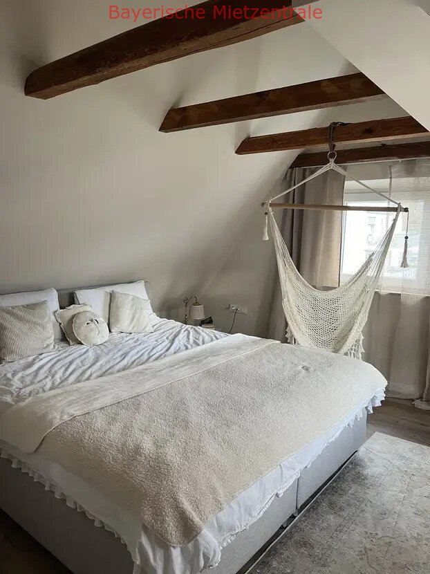 ***BAYERISCHE MIETZENTRALE: MIETEN AUF ZEIT - Haus im französischen Stil mit großem Garten & möbliert!!!***