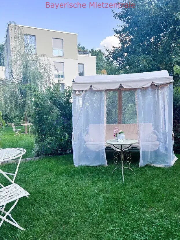 ***BAYERISCHE MIETZENTRALE: MIETEN AUF ZEIT - Haus im französischen Stil mit großem Garten & möbliert!!!***