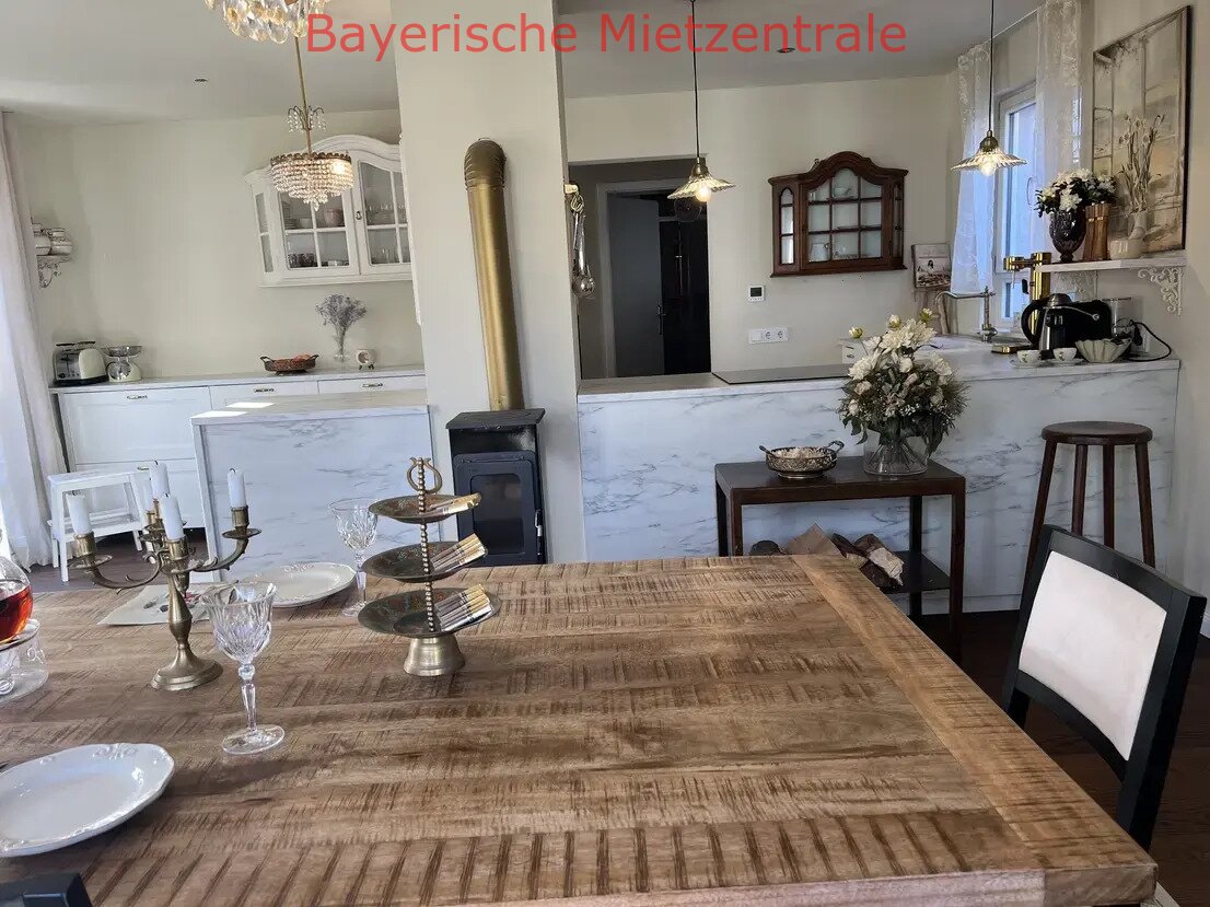 ***BAYERISCHE MIETZENTRALE: MIETEN AUF ZEIT - Haus im französischen Stil mit großem Garten & möbliert!!!***
