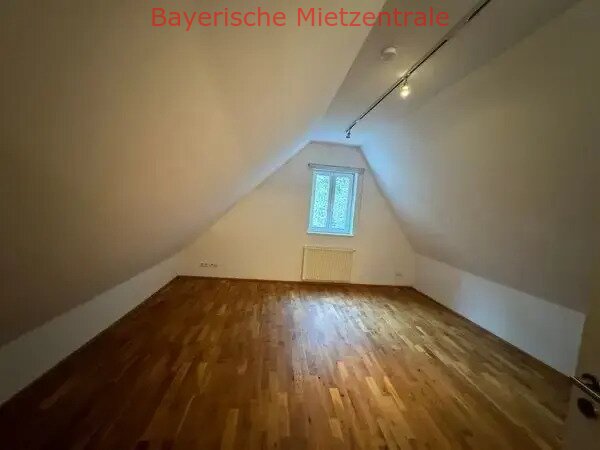 ***BAYERISCHE MIETZENTRALE: Günstiges 5-Zimmer-Einfamilienhaus mit gehobener Innenausstattung und EBK!!!***