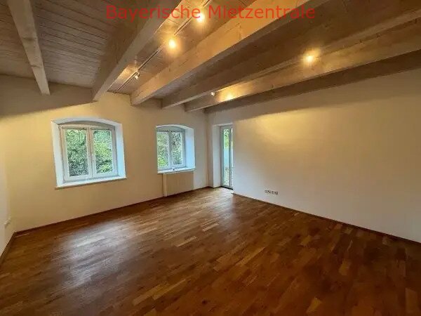 ***BAYERISCHE MIETZENTRALE: Günstiges 5-Zimmer-Einfamilienhaus mit gehobener Innenausstattung und EBK!!!***