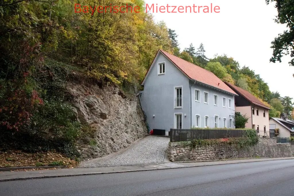 ***BAYERISCHE MIETZENTRALE: Günstiges 5-Zimmer-Einfamilienhaus mit gehobener Innenausstattung und EBK!!!***