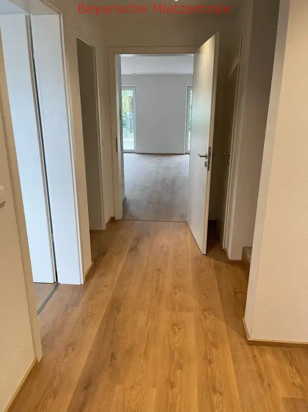 ***BAYERISCHE MIETZENTRALE: Neuwertige Doppelhaushälfte zu vermieten - zentral in Freilassing!!!***