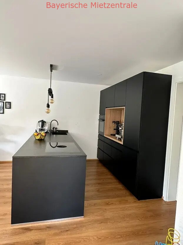 ***BAYERISCHE MIETZENTRALE: Neuwertige Doppelhaushälfte zu vermieten - zentral in Freilassing!!!***