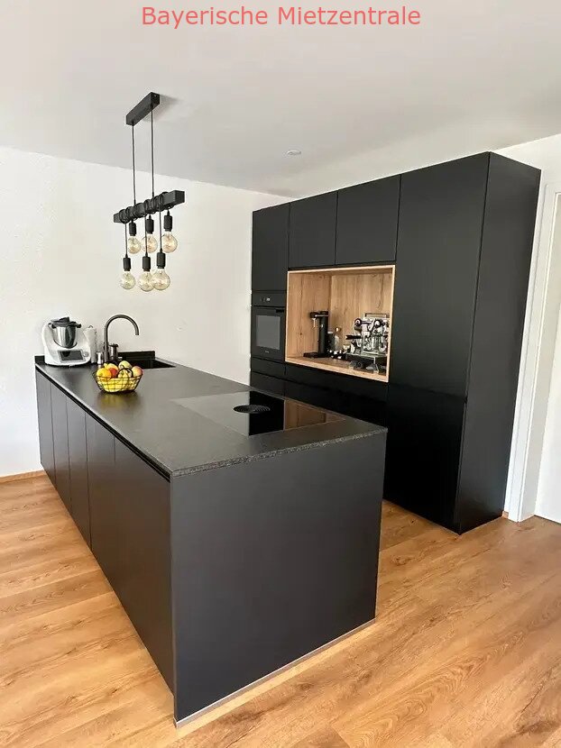 ***BAYERISCHE MIETZENTRALE: Neuwertige Doppelhaushälfte zu vermieten - zentral in Freilassing!!!***