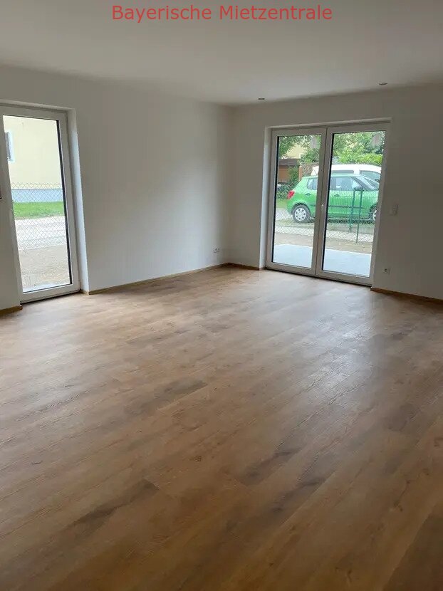 ***BAYERISCHE MIETZENTRALE: Neuwertige Doppelhaushälfte zu vermieten - zentral in Freilassing!!!***