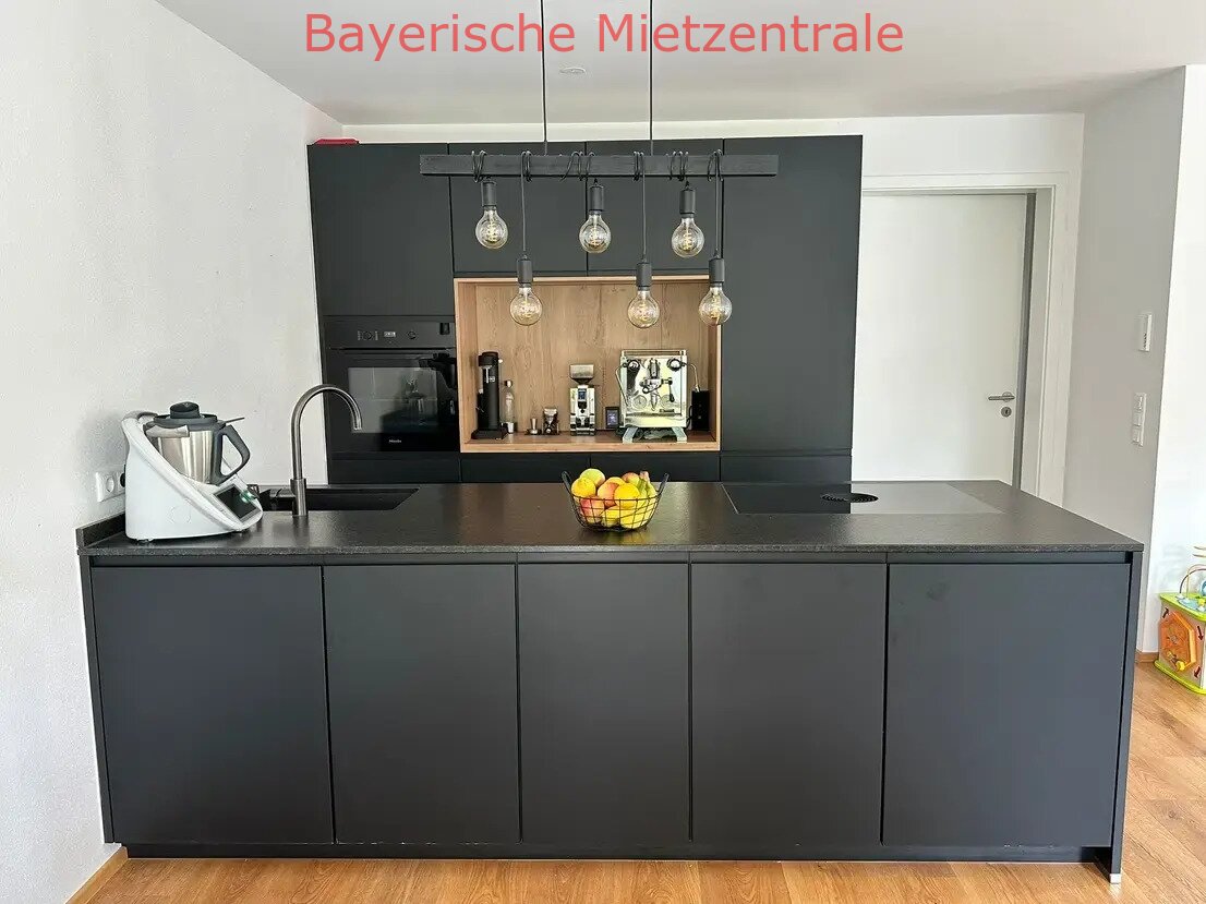 ***BAYERISCHE MIETZENTRALE: Neuwertige Doppelhaushälfte zu vermieten - zentral in Freilassing!!!***